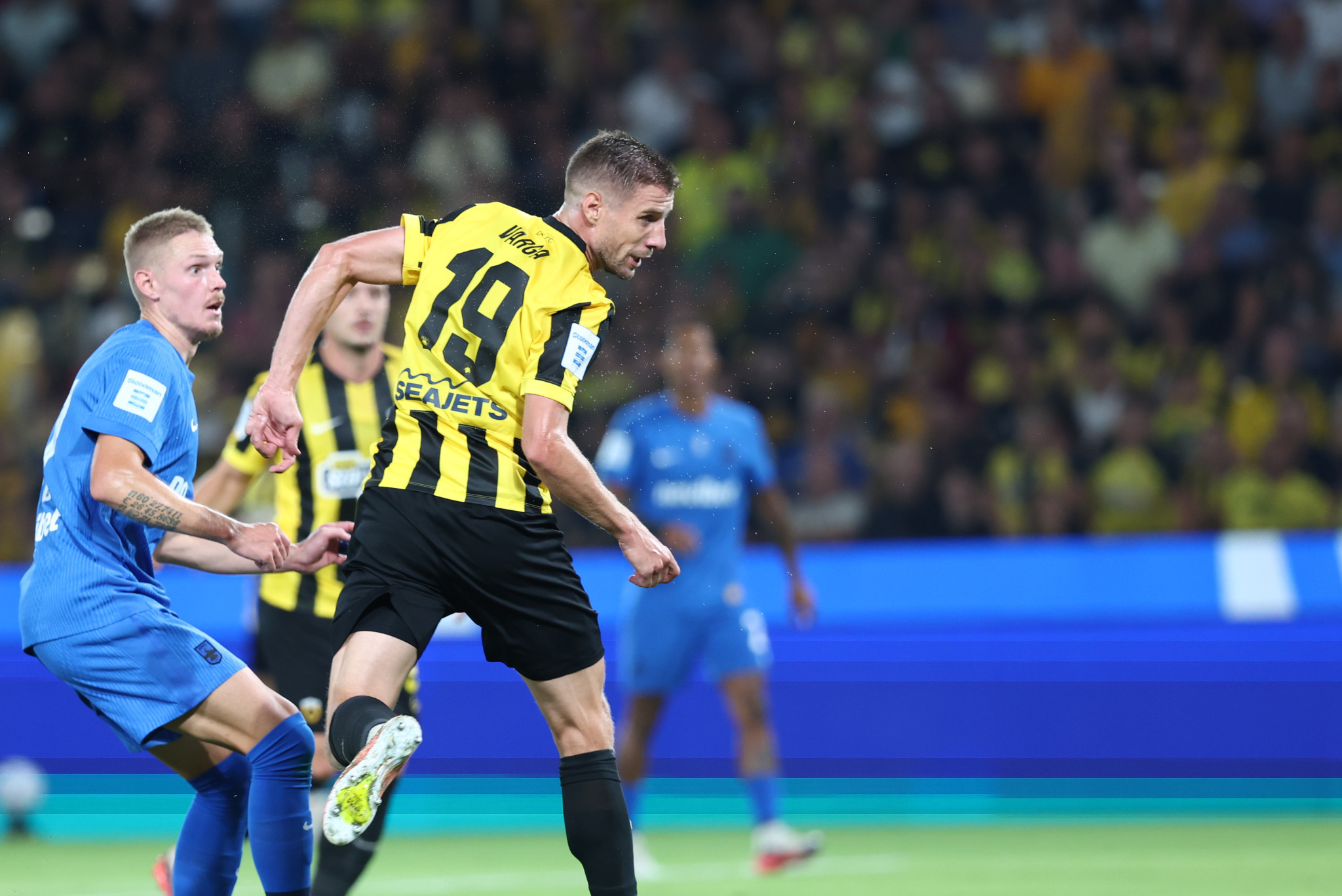 Ο Βάργκα ανενόχλητος την κεφαλιά για το 2-0 της ΑΕΚ (video)