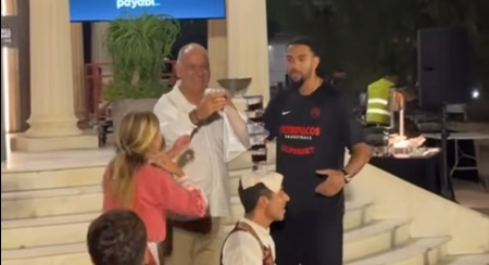 Κεφάτος Τζόζεφ: Το γλέντησε με κυπριακούς χορούς σε παραδοσιακή γιορτή (video)