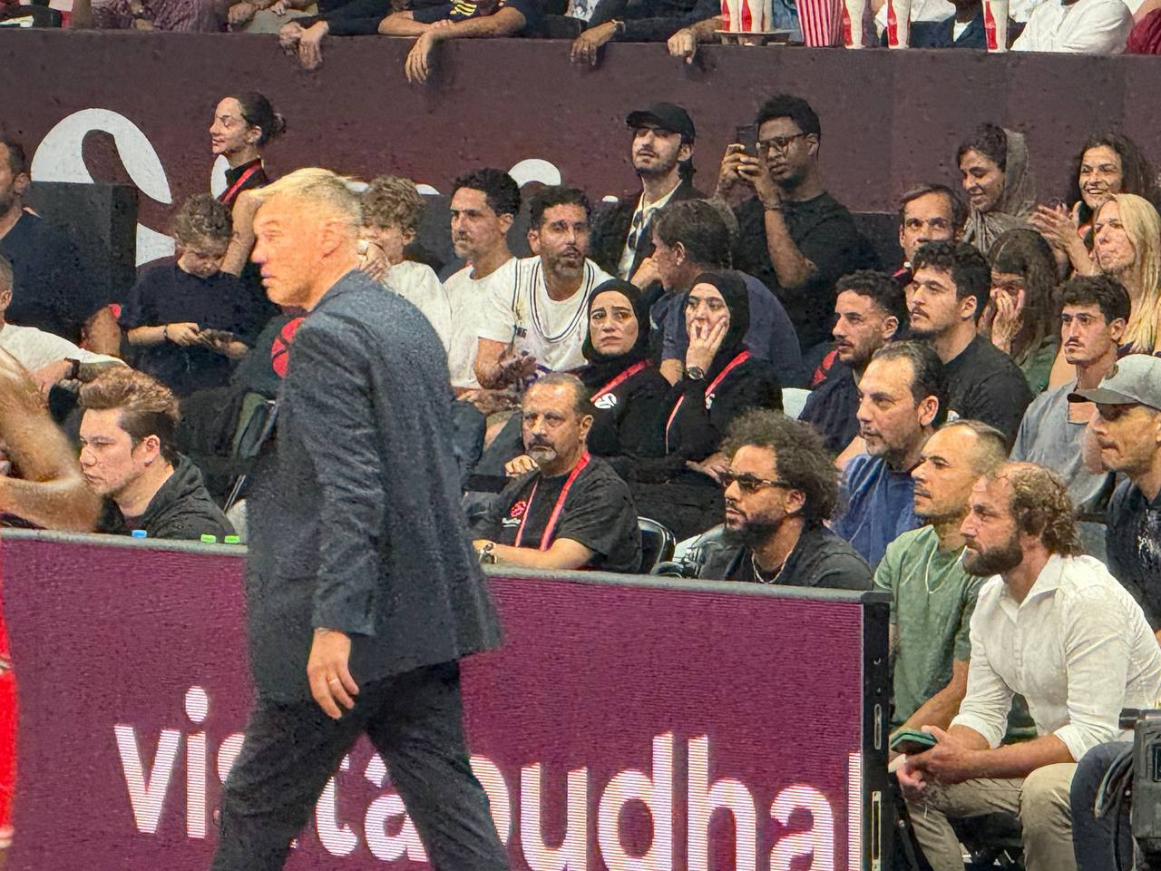 Ο Μαρσέλο στην Etihad Arena για τον ημιτελικό του Ολυμπιακού με τη Φενέρμπαχτσε (video)