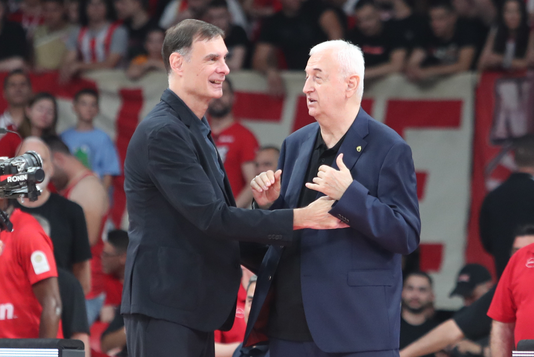 Οι 12άδες Ολυμπιακού και ΑΕΚ για τον ημιτελικό του Super Cup