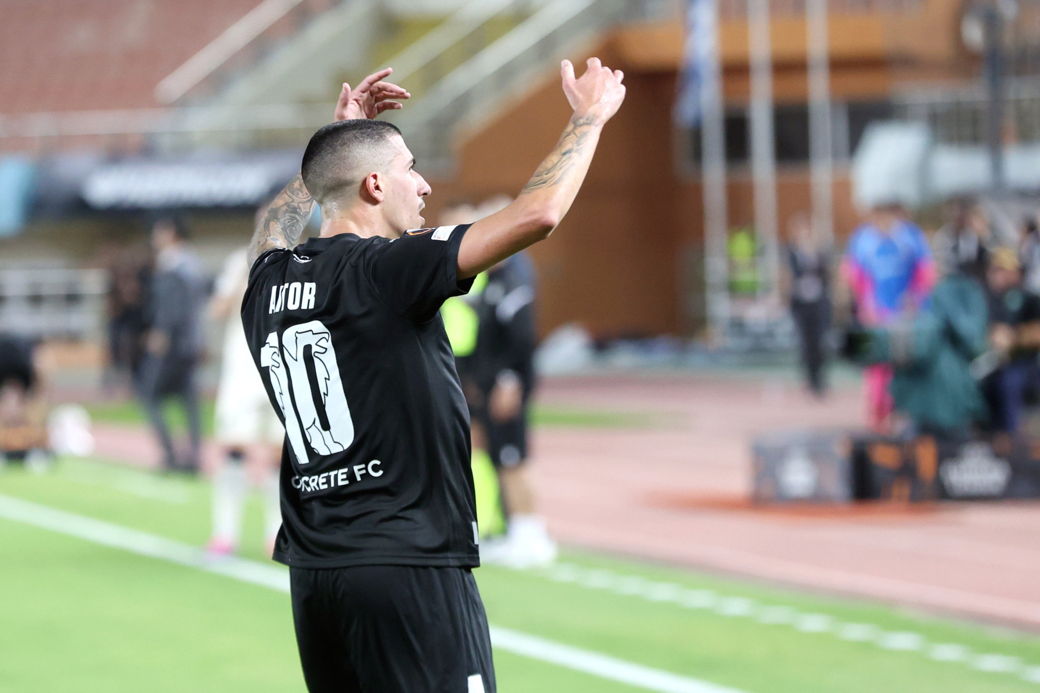 Ο Αϊτόρ «άναψε» φωτιά στην Κρήτη: Εγραψε το 1-0 του ΟΦΗ κόντρα στη Χοφενχάιμ μετά από φοβερή συνεργασία (video)