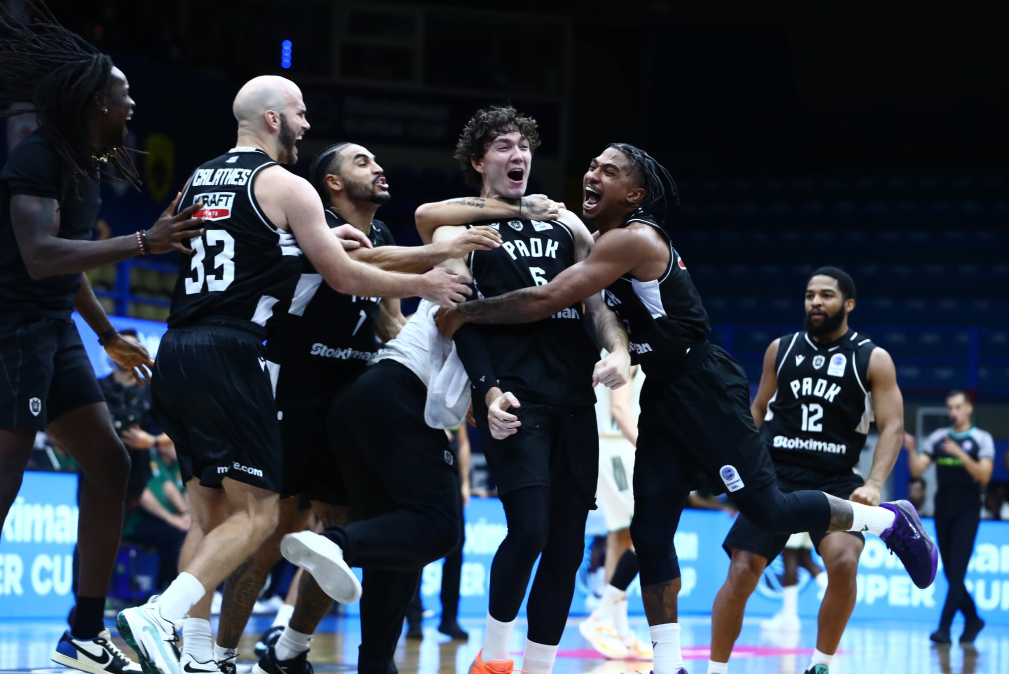 Επικός ΠΑΟΚ! Με buzzer beater τρίποντο του Οσμάν απέκλεισε τον Παναθηναϊκό στο Super Cup
