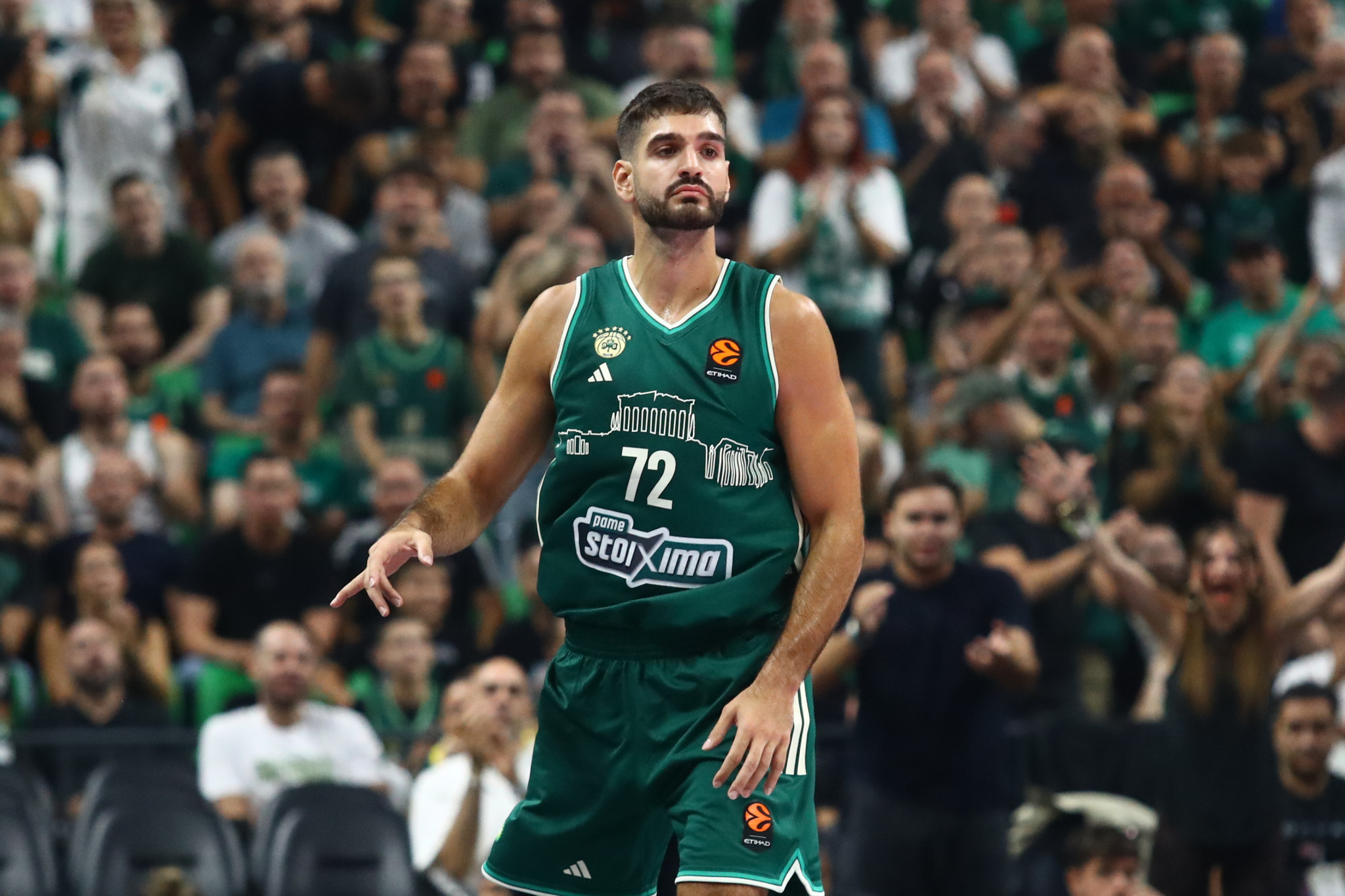 «Καυτός» Μαντζούκας κόντρα στην Παρί: Πέτυχε 8 πόντους σε τέσσερα λεπτά