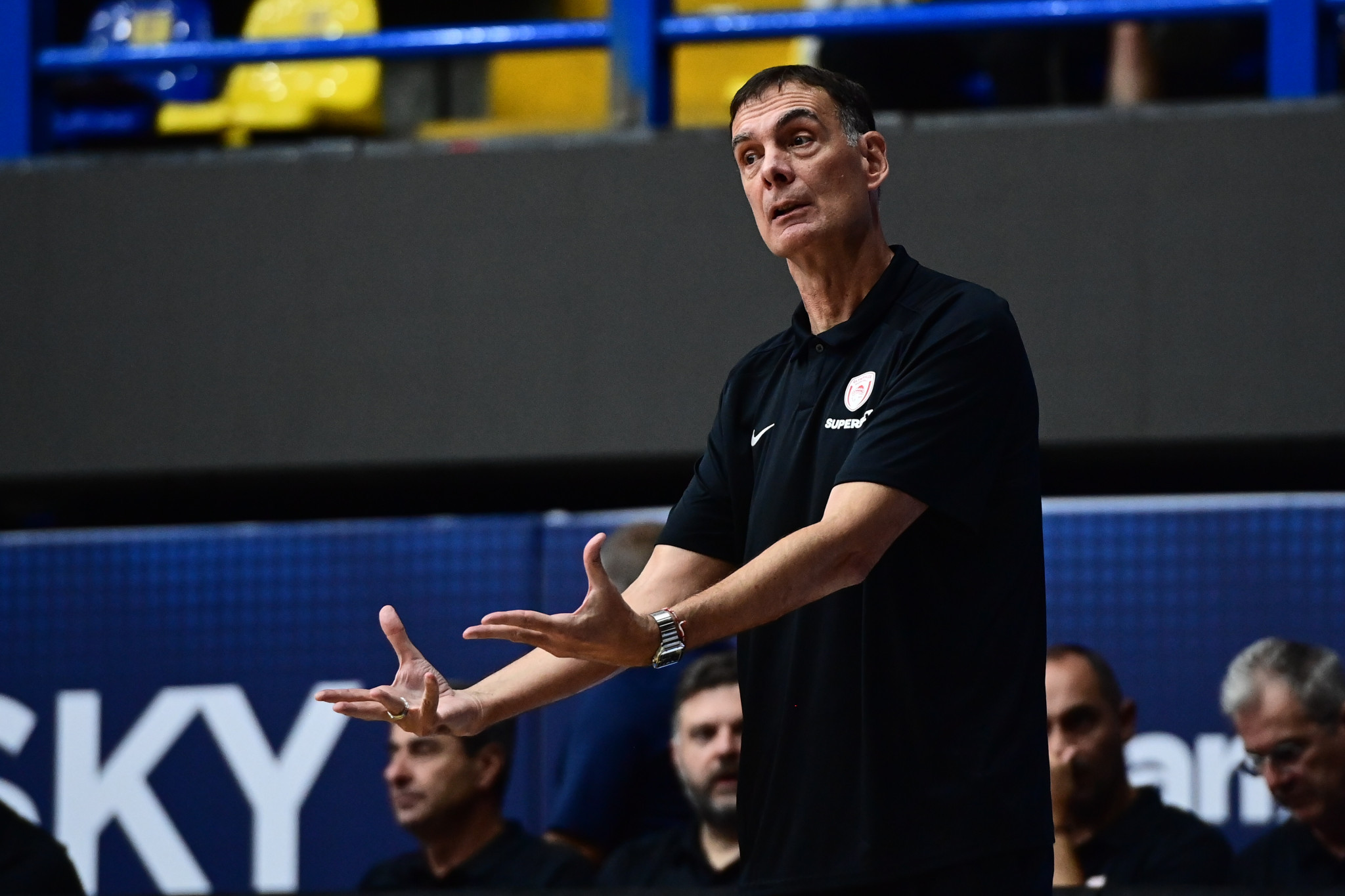 Μπαρτζώκας: «Θα ήθελα να είχε κόσμο, για να μην ακούνε τι λέω στον πάγκο»