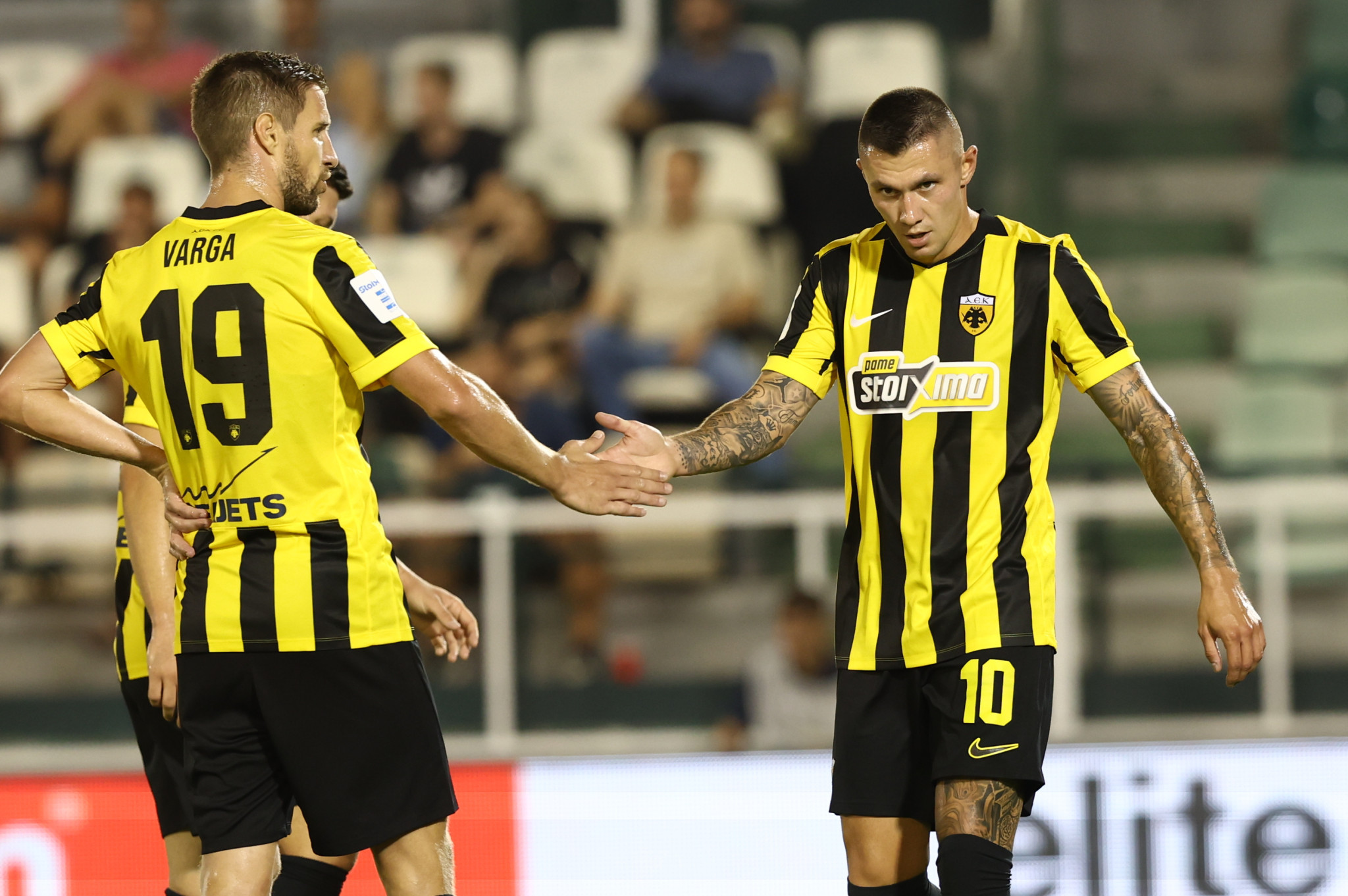 «Τρέχει» για το ταξίδι της ΑΕΚ στην Αγγλία ο Βάργκα - Μέρα με τη μέρα κρίνεται το πρόβλημα του Ζούμπκοφ