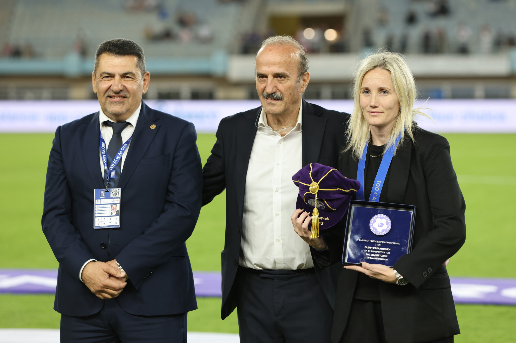 Η UEFA τίμησε την Κακαμπούκη για τις 100 συμμετοχές της με την Εθνική Ελλάδας