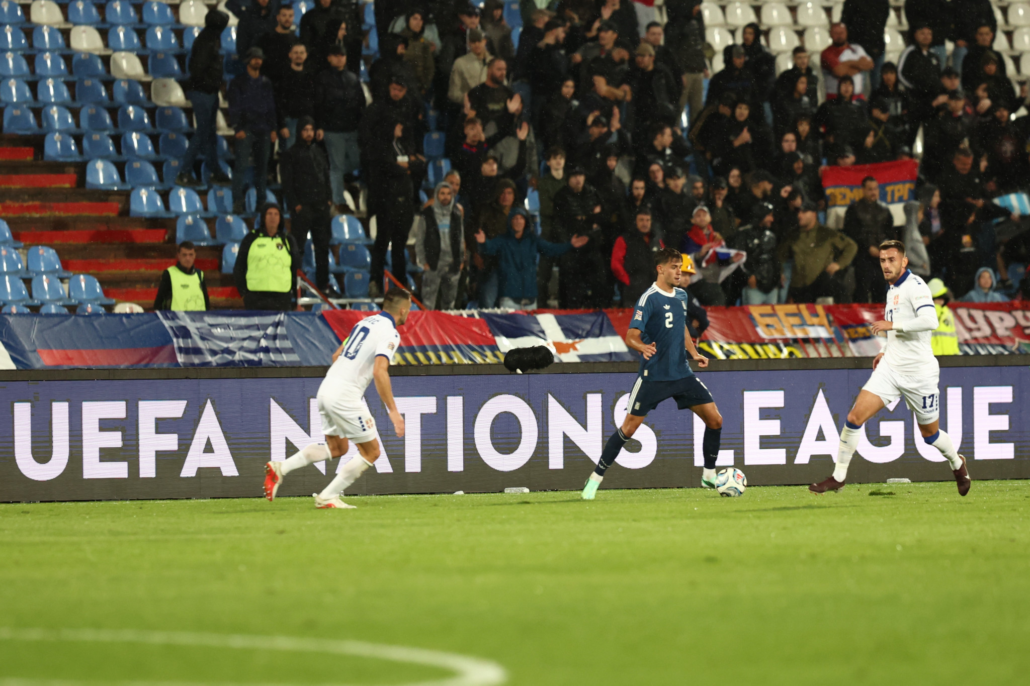«Καμπάνα» της UEFA στη Σερβία για όσα έγιναν με Ελλάδα και Ολλανδία - Κεκλεισμένων το ματς με Γερμανία
