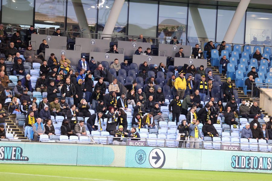 Με 150 φιλάθλους η Κ19 της ΑΕΚ στο ματς του Youth League με τη Μάντσεστερ Σίτι (video)
