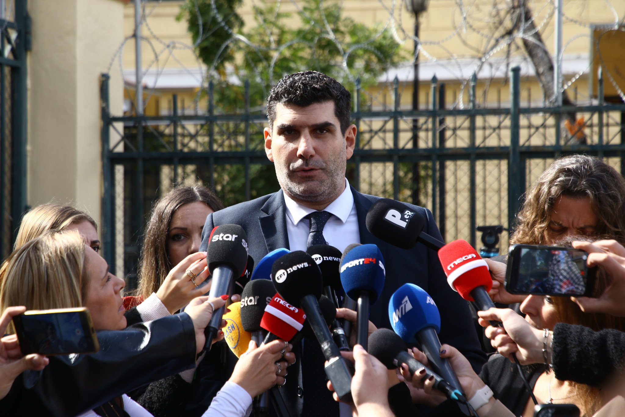 Πεπόνης: «Τσαρούχα και Κορομηλάς είναι καθαροί και νόμιμοι άνθρωποι»
