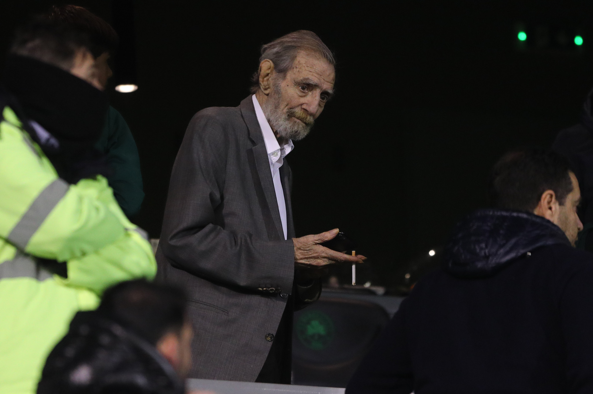 To ύστατο χαίρε της ΚΑΕ Ολυμπιακός στον Γιώργο Βαρδινογιάννη