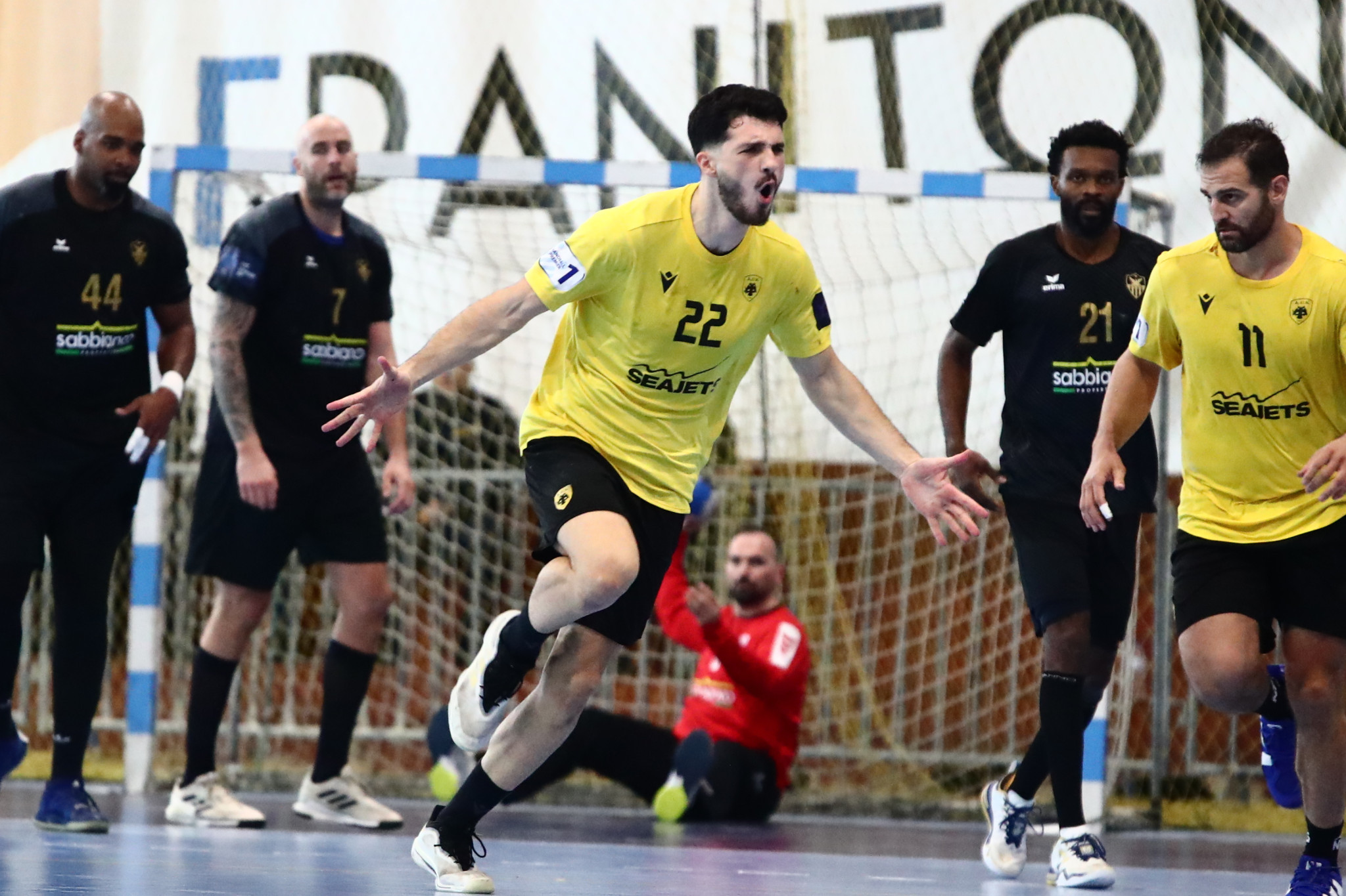 Η ΑΕΚ διέλυσε την Ανόρθωση και είναι «αγκαλιά» με το εισιτήριο των «32» του EHF European Cup