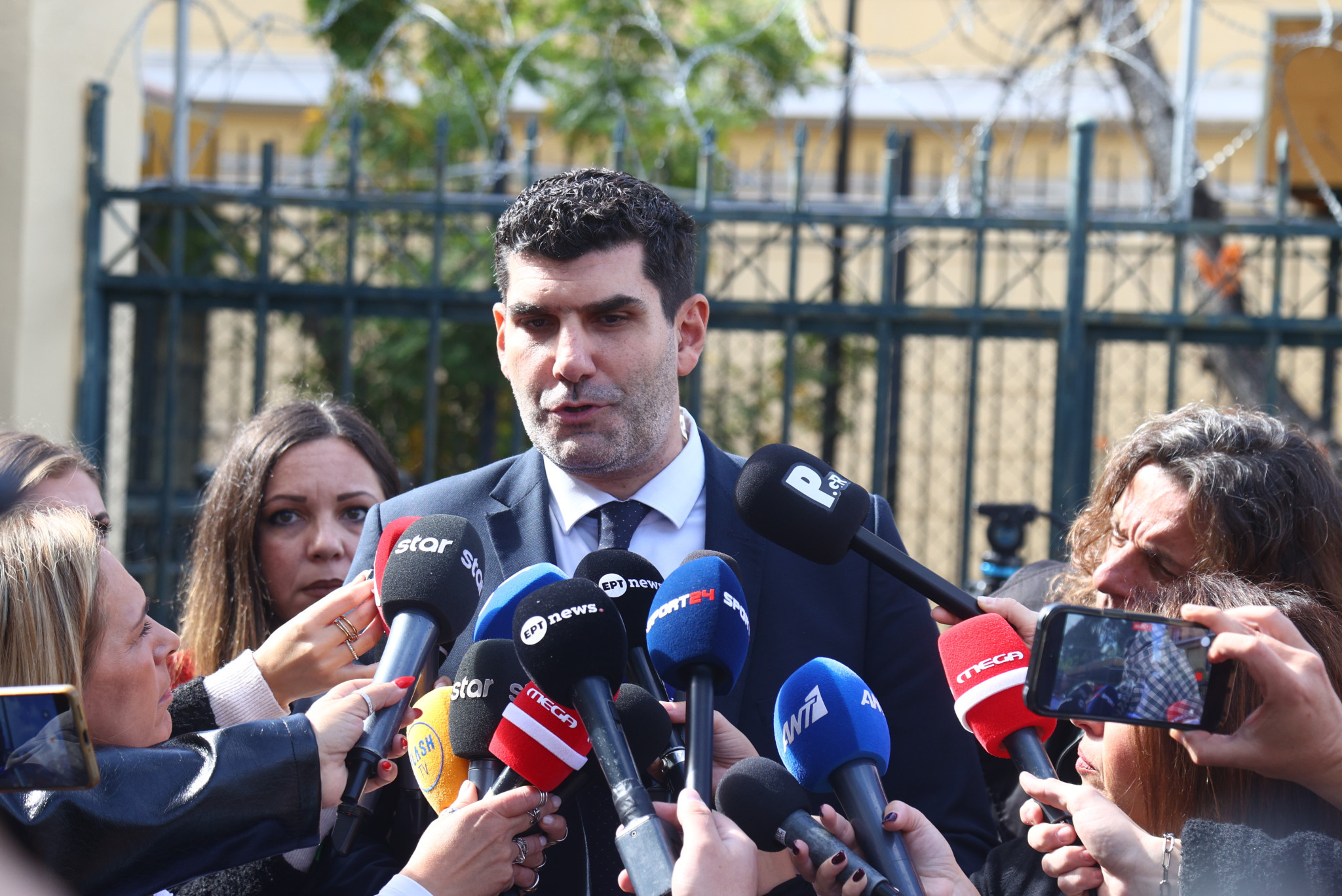 Δικηγόρος Τσαρούχα και Κορομηλά: «Αρνούνται κατηγορηματικά τις κατηγορίες»