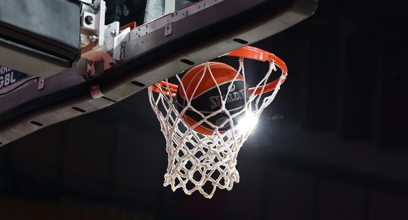 Τέσσερα μέλη της ΕΟΚ υπέβαλλαν την παραίτησή τους