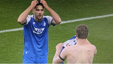 Ποδοσφαιριστής στην Bundesliga ξέχασε ότι είχε κάρτα, έβγαλε την φανέλα και... αποβλήθηκε (video)