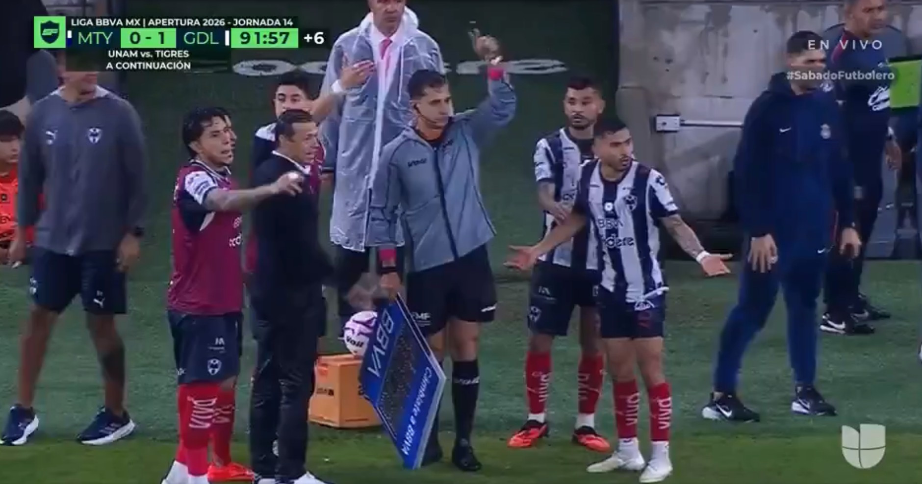 Αποβολές για Πινέδα και Αλμέιδα στην ήττα της Μοντερέι από την Τσίβας (video)